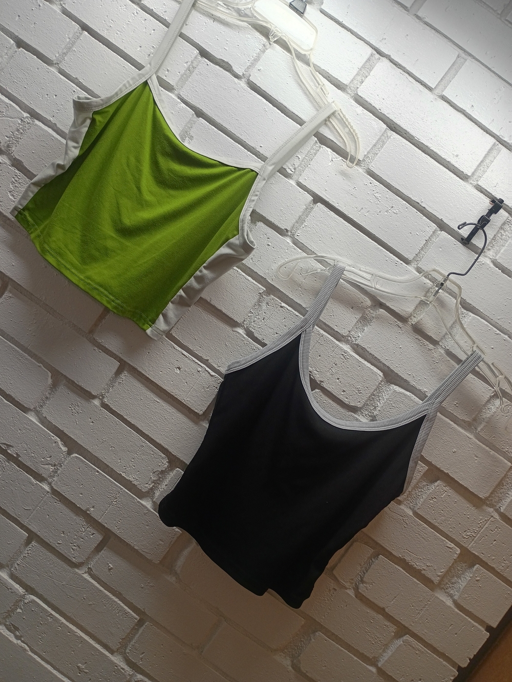 Lot Of 2- Women’s Contrast Trim Cami Tank Top - Green & Black Size LG